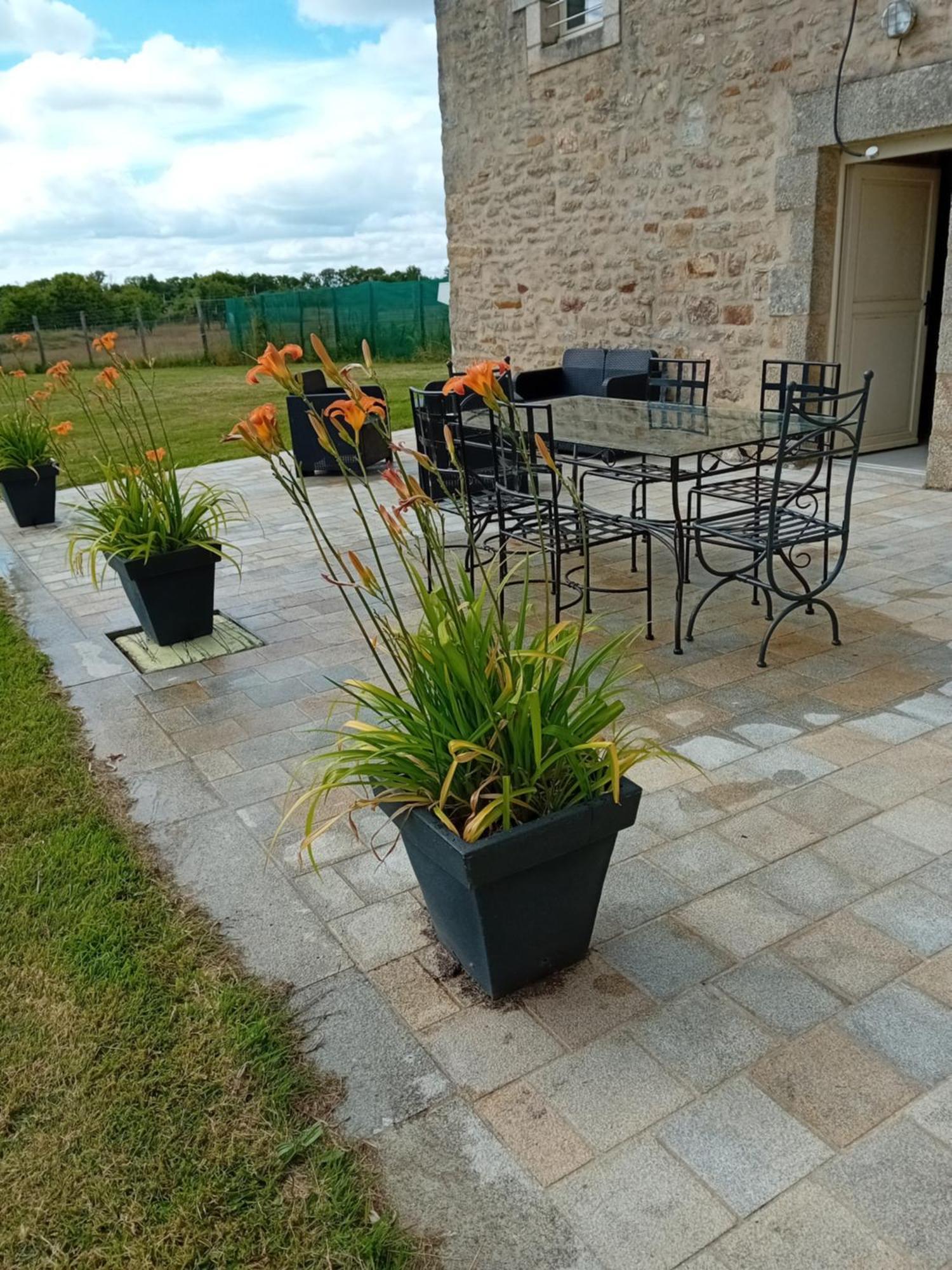 Domaine De Kerbillec Bed & Breakfast Theix Exterior photo